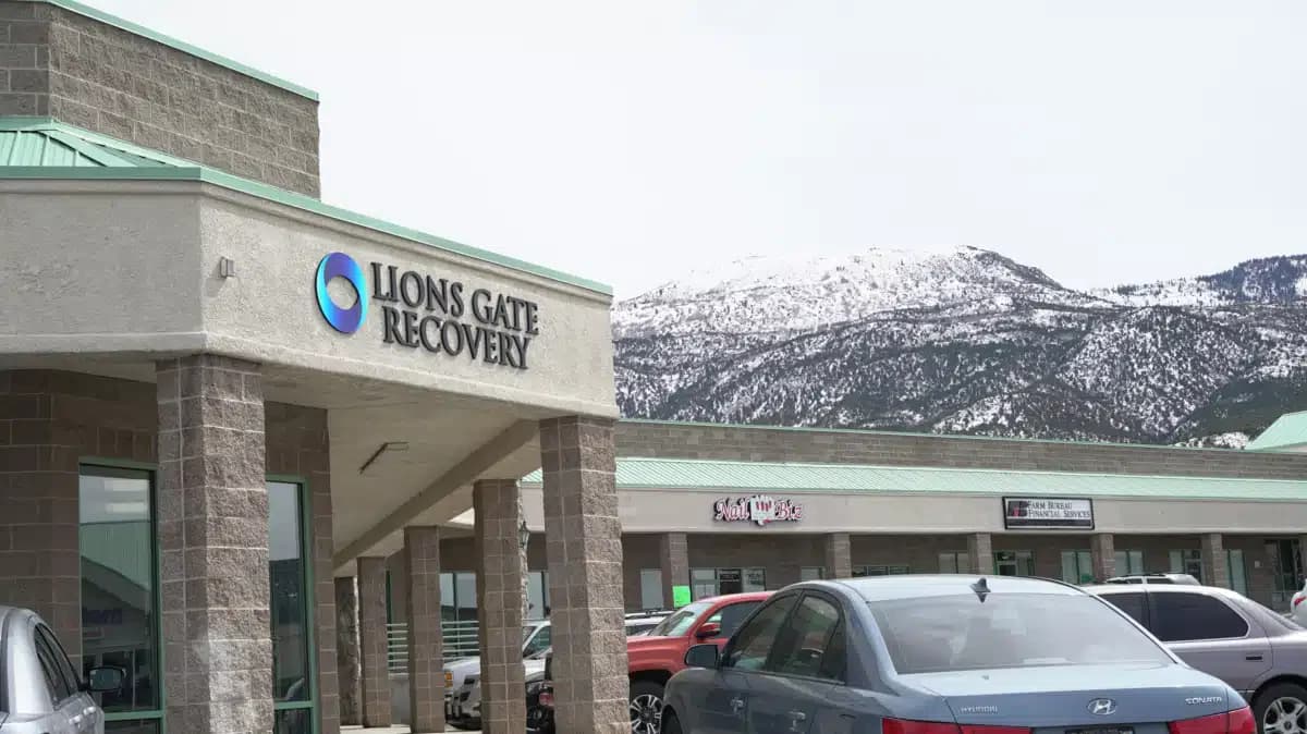 Lions Gate Recovery - Facility Image